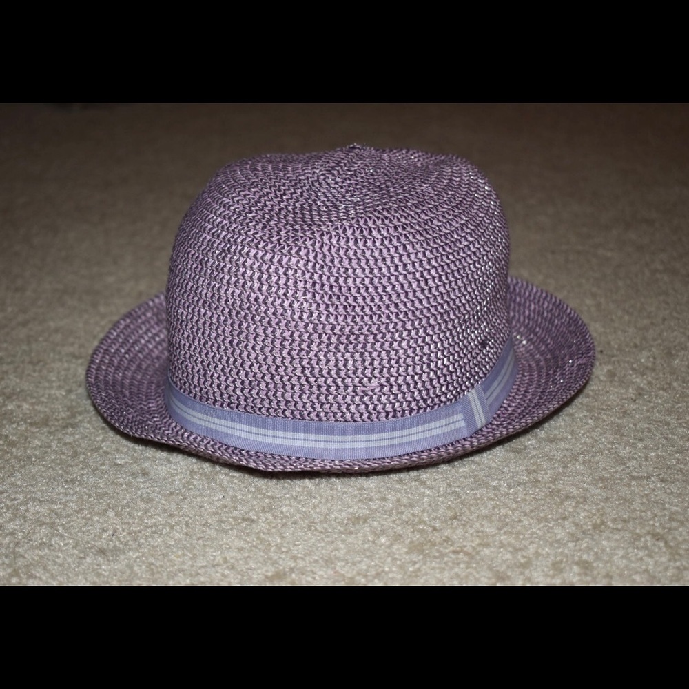 purple hat